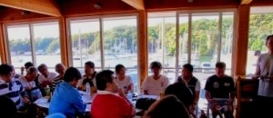 ���ԑト�b�g�N���u�@�N���u�n�E�X�E2�K���E���W�ł̕׋���